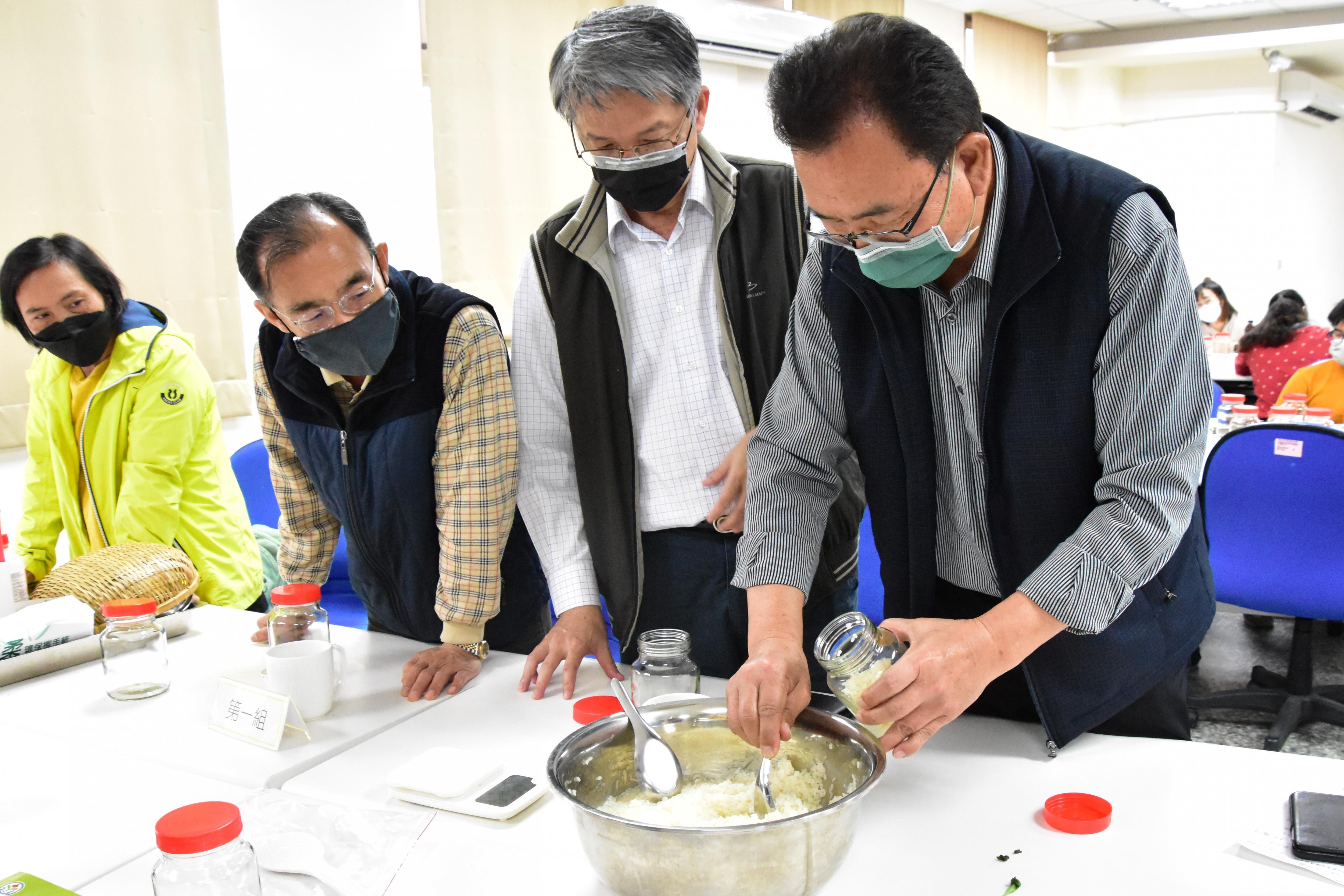 Figure 3. TTDARES staff making sweet fermented rice with jiuqu—it’s always tastier when you do it yourself!